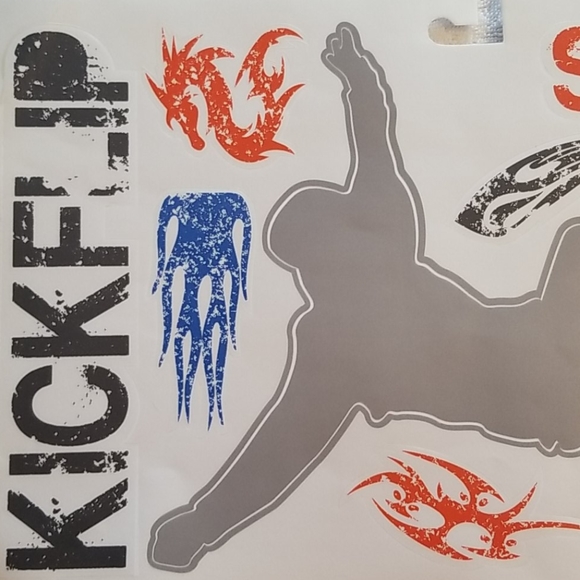 NEW RoomMates Skateboard Self-Adhesive Wall Decals - Picture 4 of 15